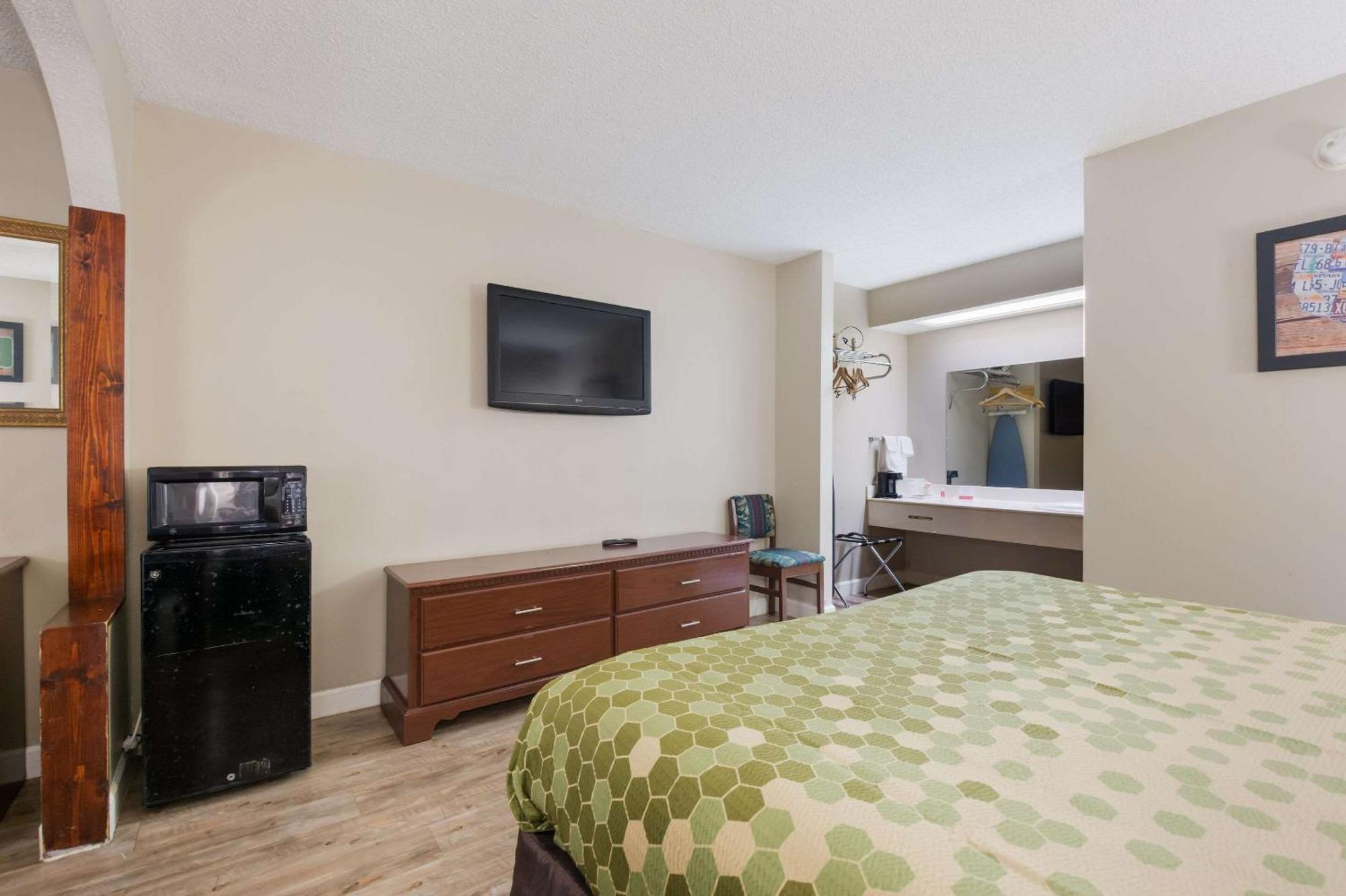 Econo Lodge Inn & Suites East Knoxville Eksteriør billede