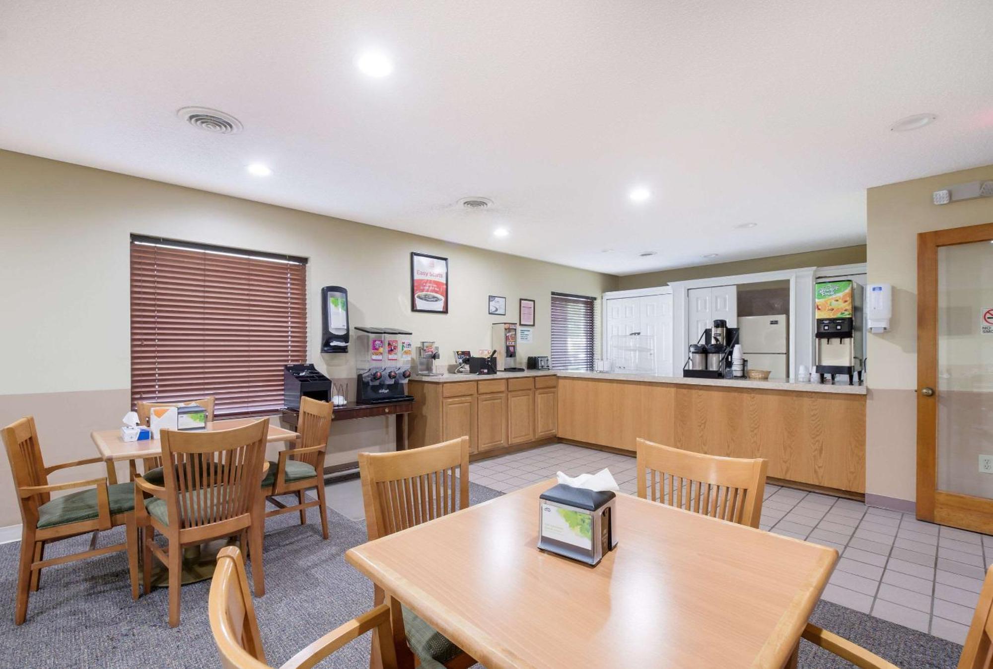 Econo Lodge Inn & Suites East Knoxville Eksteriør billede