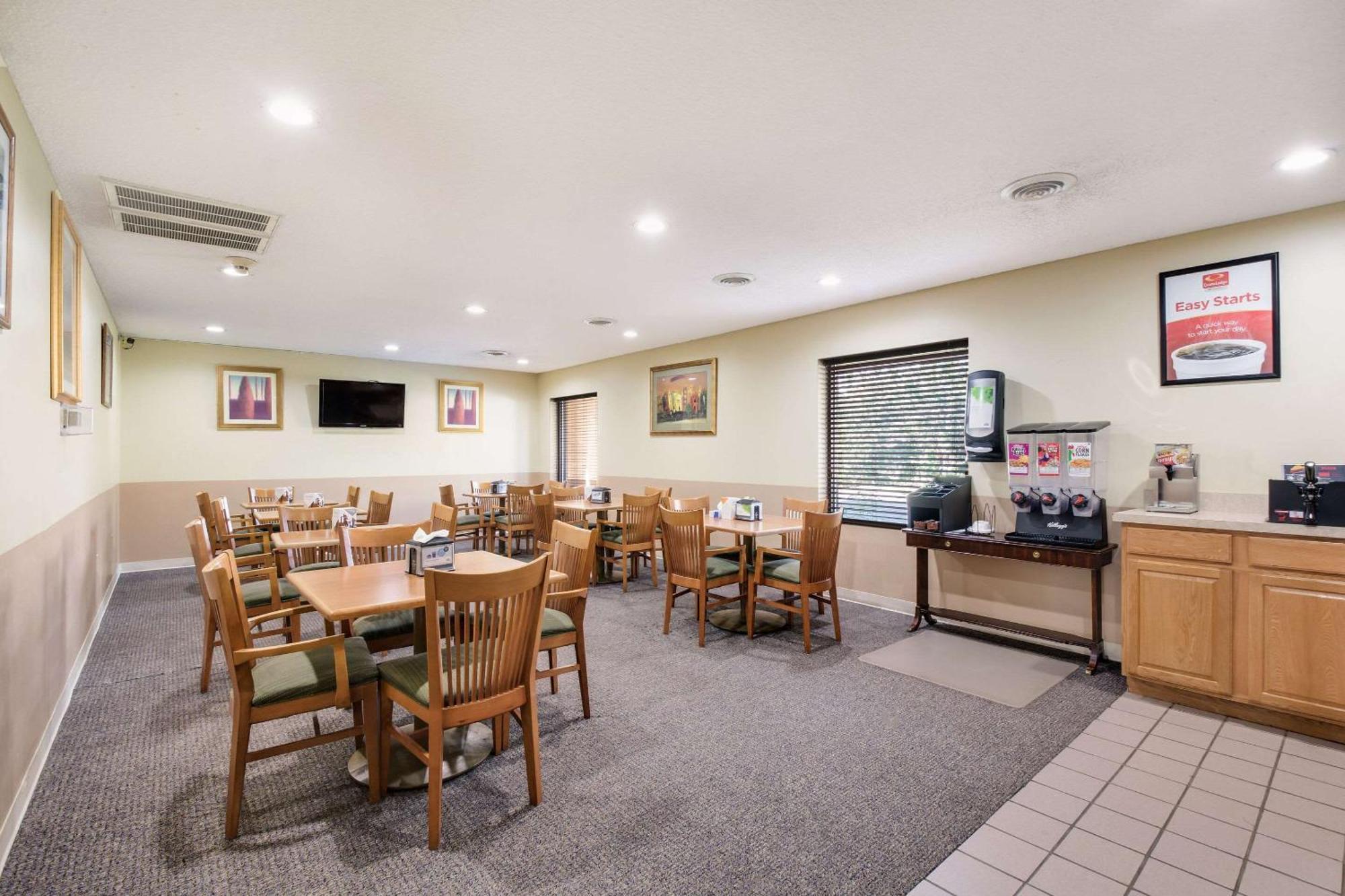 Econo Lodge Inn & Suites East Knoxville Eksteriør billede